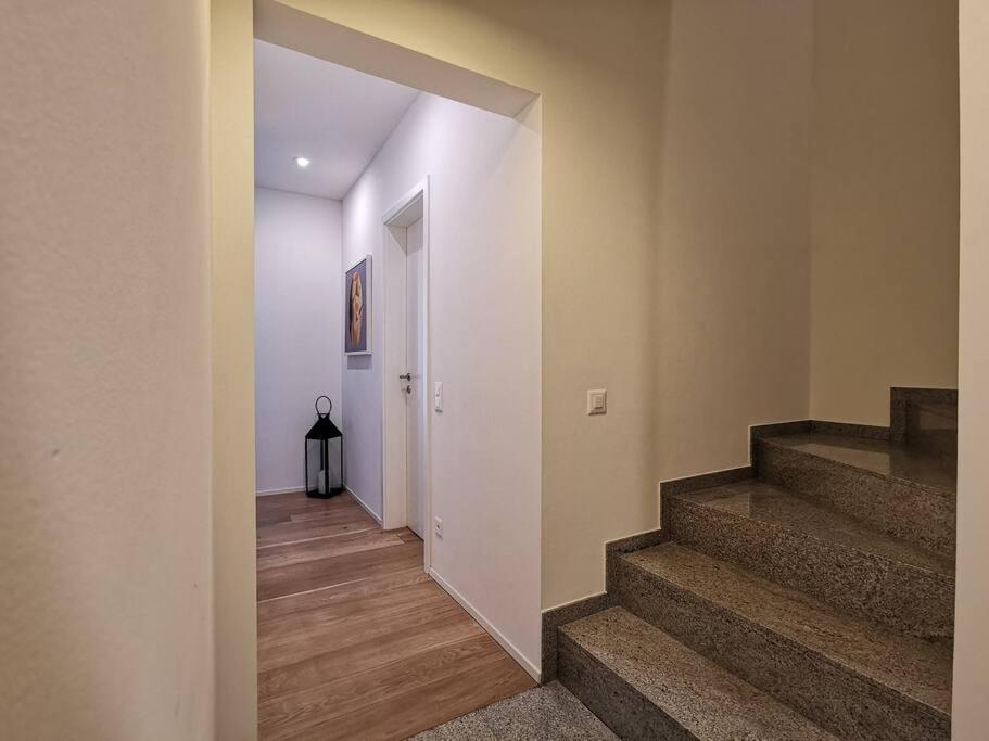 Experience The Loft! LOFT 18, downtown, near the lake FREE PARKING available - Resim 15