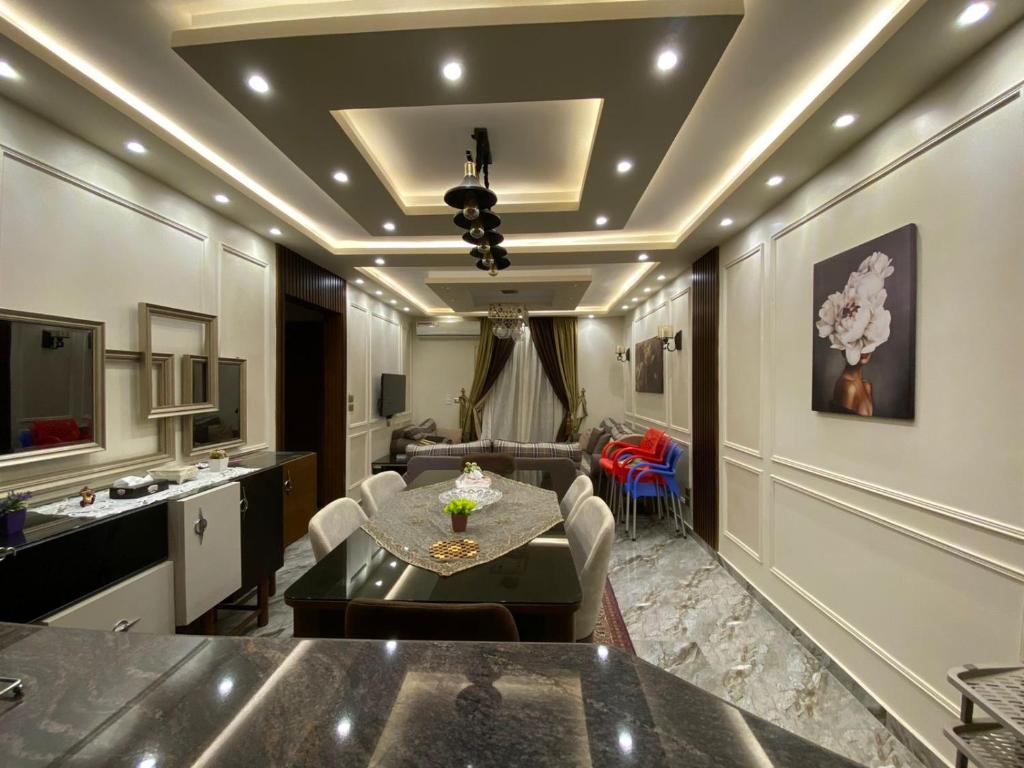 Η κουζίνα ή μικρή κουζίνα στο جاردينيا سيتي الماظه