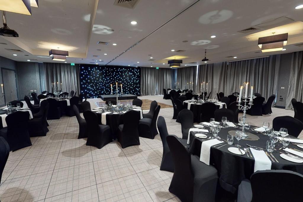 Village Hotel Edinburgh - Resim 7