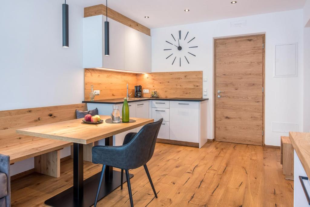 Kuchyň nebo kuchyňský kout v ubytování Luisl Hof - Apartment Vitis