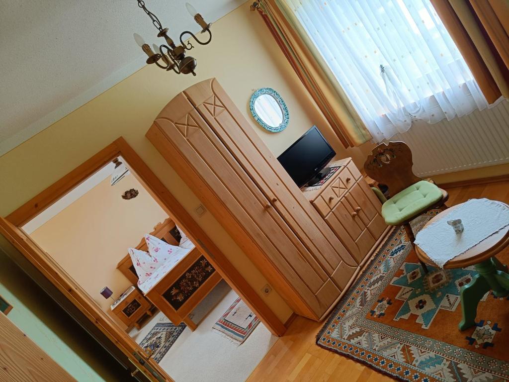 TV a/nebo společenská místnost v ubytování Haus Sundl - Privatzimmer