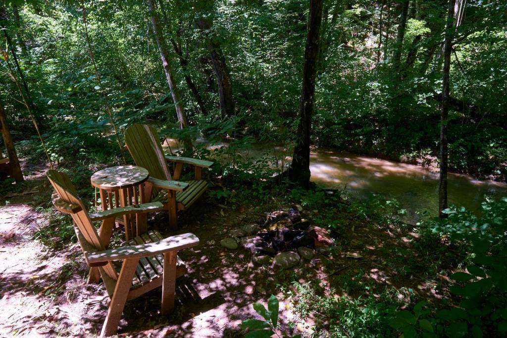 Creekwalk Inn Bed and Breakfast with Cabins - 豪华王室