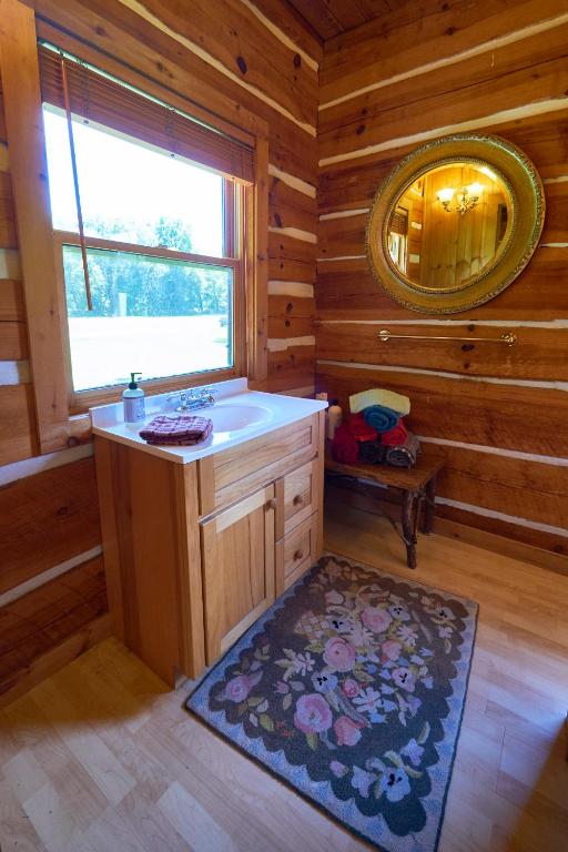 Creekwalk Inn Bed and Breakfast with Cabins - 两居室小木屋