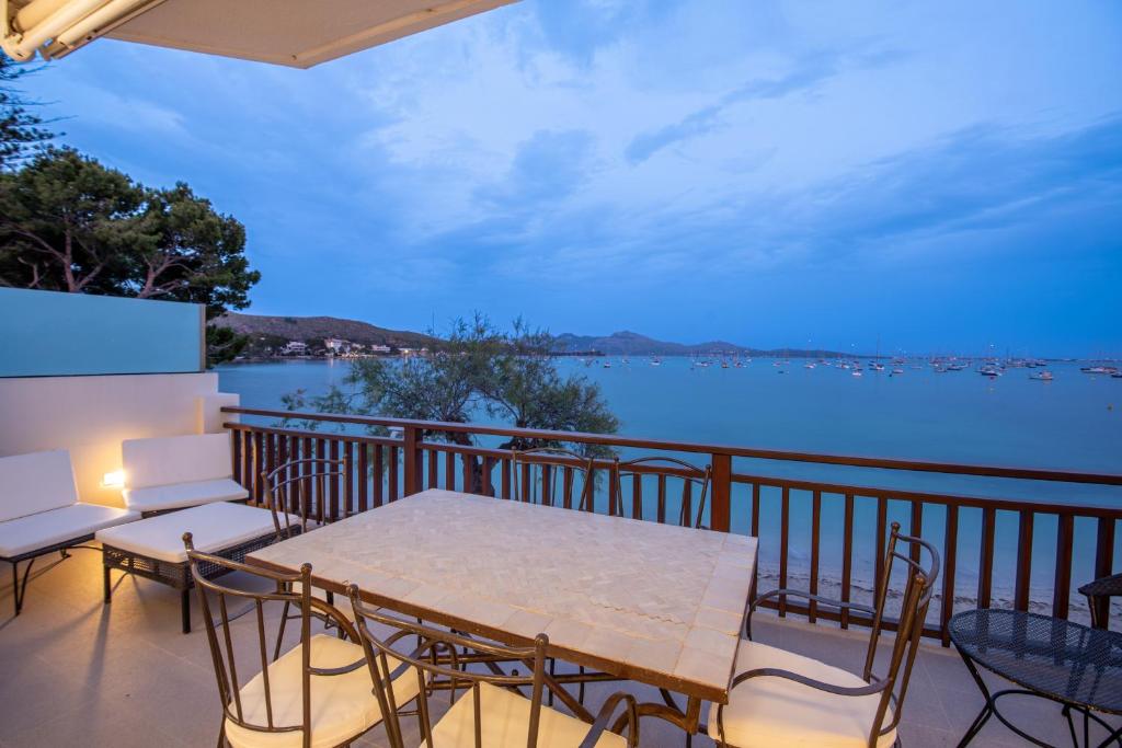 Balkón nebo terasa v ubytování Rafael - Pine walk apartment with stunning views to the sea
