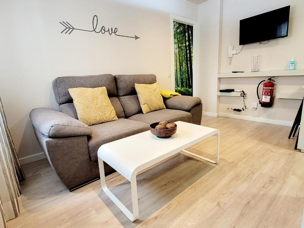 Acogedor apartamento a la entrada de camino portugués - Apartamento De Dos Dormitorios