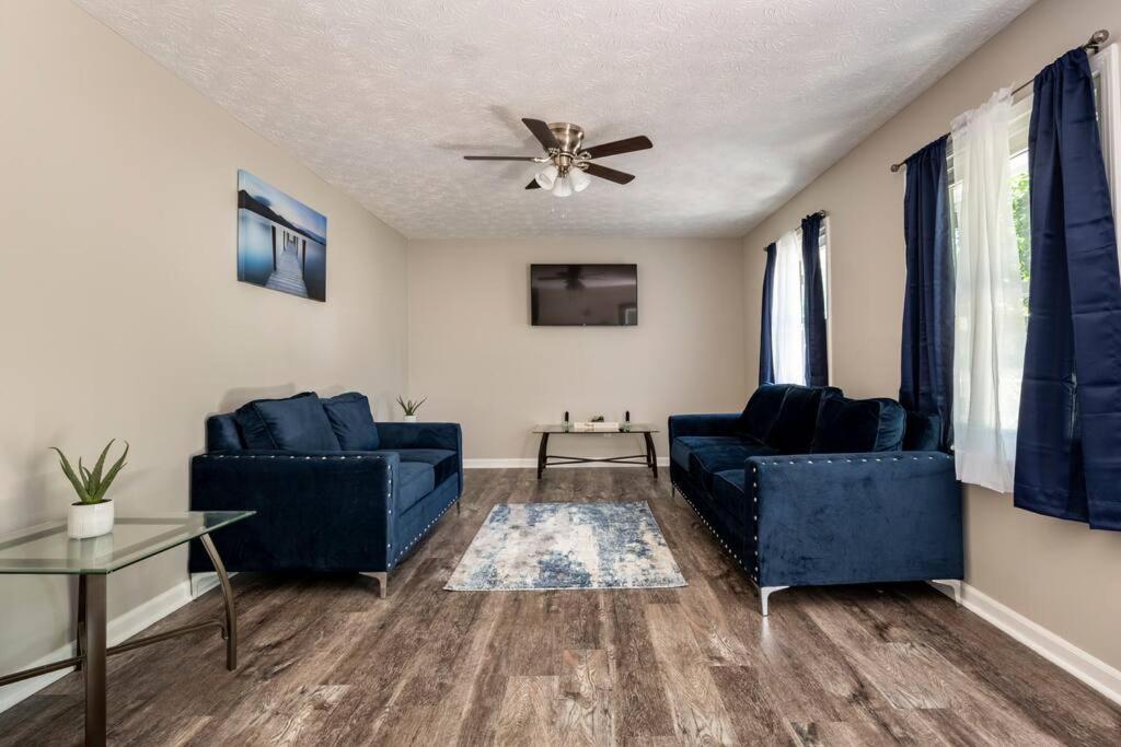 Modern, Spacious, and Comfy 3 Bedroom Home - Housity