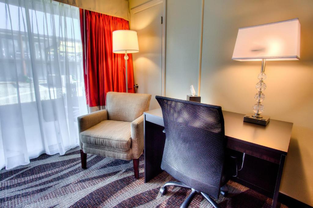 The Beaucatcher, a Boutique Motel - King Room
