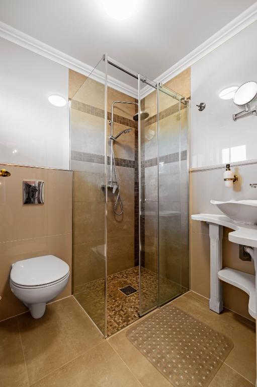 Kúpeľňa v ubytovaní Apartamenty Nad Wodą - Layla