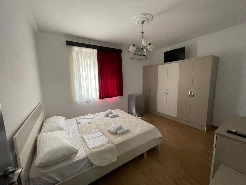 Centre Hotel - Image 2