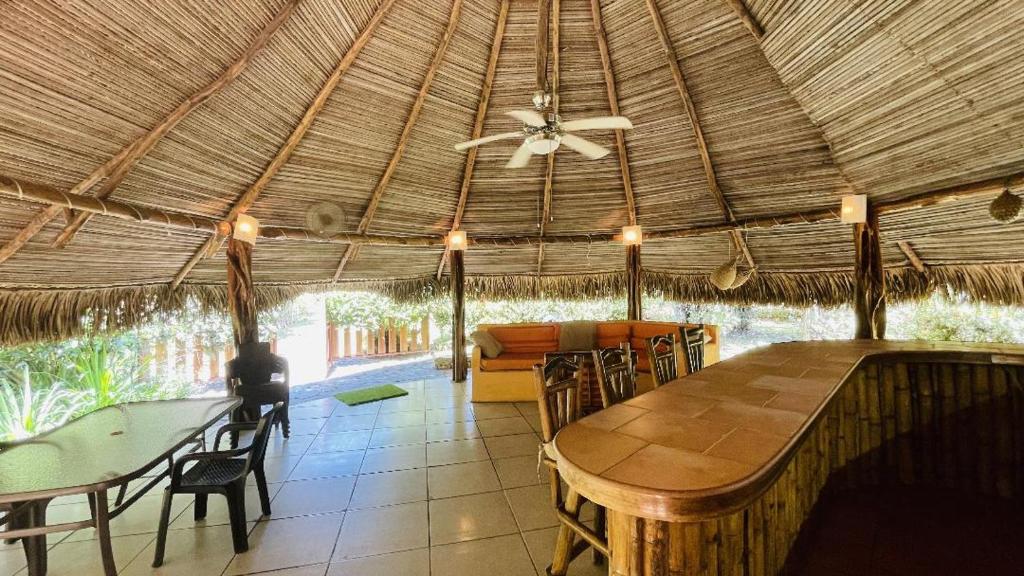 Restaurace v ubytování Cabanas Los Colibris Hotel Ecolodge