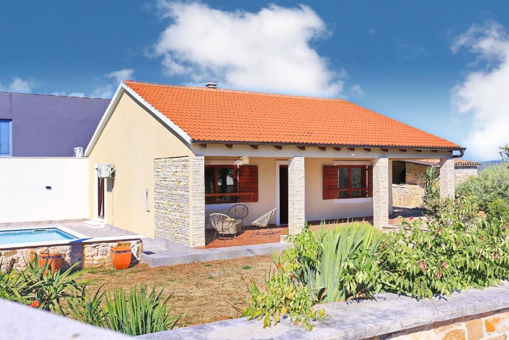 Fotografia z galérie ubytovania Attractive villa - Casa NaiR v destinácii Benkovac