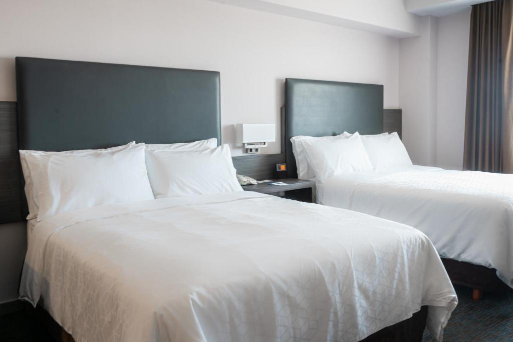 Holiday Inn Express Hotel & Suites Hermosillo by IHG - Queen Suite With Two Queen Beds