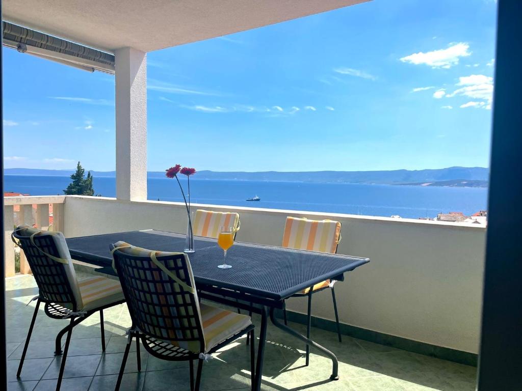 Apartments Josip - Sea view & Mountain view