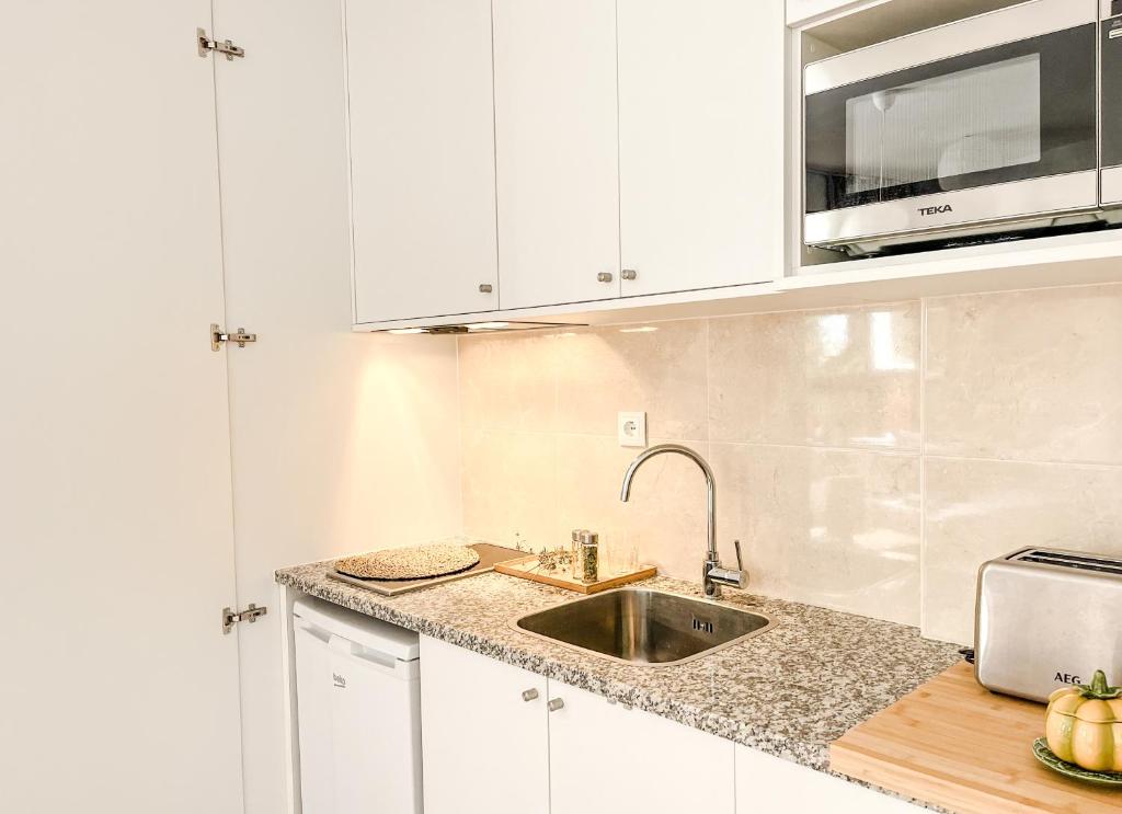 Central Loft with free parking - 7