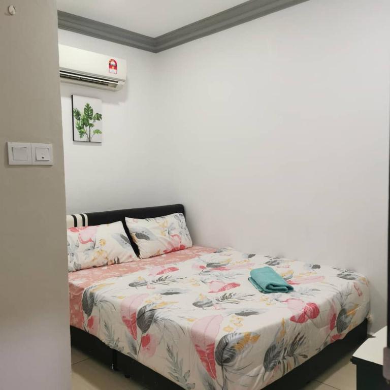 Postel nebo postele na pokoji v ubytování Ourstay Nadi Kota