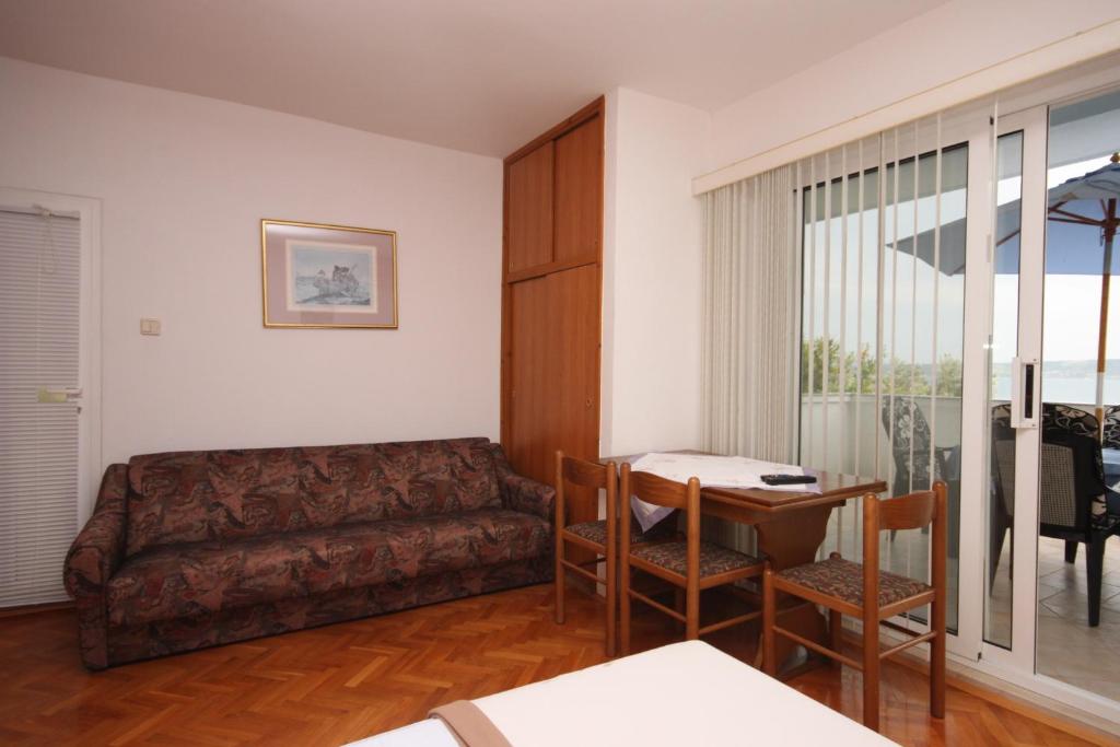 Zdjęcie z galerii obiektu Apartments by the sea Posedarje, Novigrad - 6617 w mieście Posedarje
