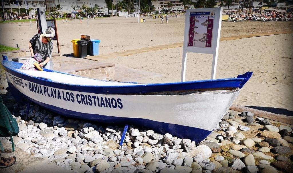 Hosté ubytování Luminoso y bonito apartamento con piscina en frente del mar