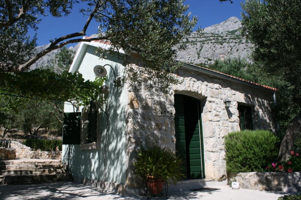 Fotografia z galérie ubytovania Holiday house with a parking space Makarska - 6770 v destinácii Makarska