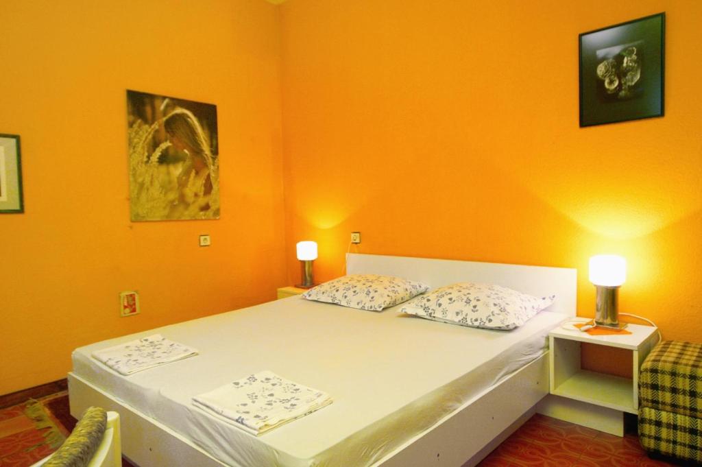 Fotografia z galérie ubytovania Apartments and rooms with parking space Makarska - 6644 v destinácii Makarska