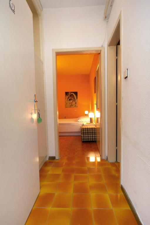 Fotografia z galérie ubytovania Apartments and rooms with parking space Makarska - 6644 v destinácii Makarska