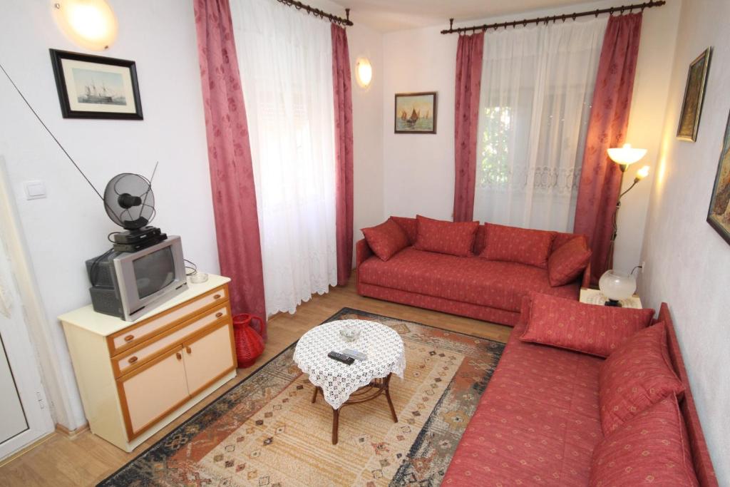 Fotografie z fotogalerie ubytování Apartments with a parking space Podgora, Makarska - 6847 v Podgoře