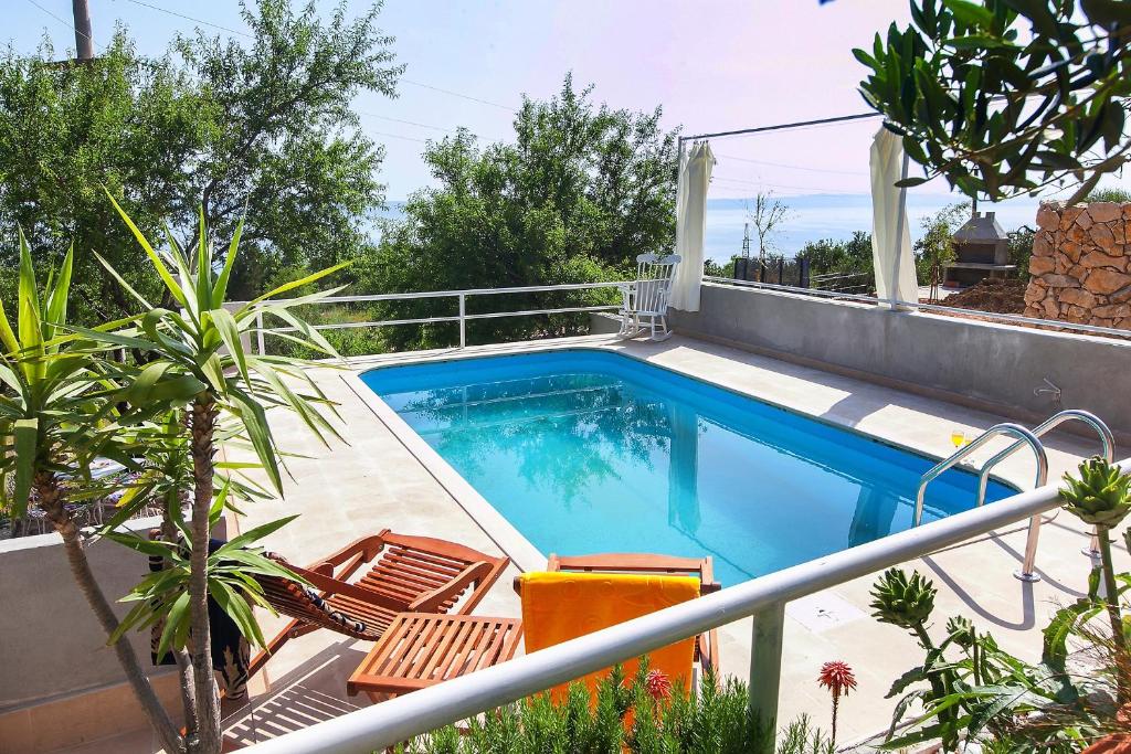 Fotografia z galérie ubytovania Family friendly house with a swimming pool Kotisina, Makarska - 6809 v destinácii Makarska