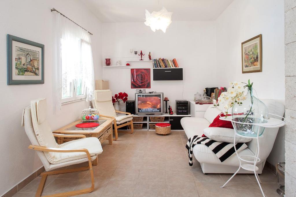 Fotografia z galérie ubytovania Family friendly house with a swimming pool Kotisina, Makarska - 6809 v destinácii Makarska