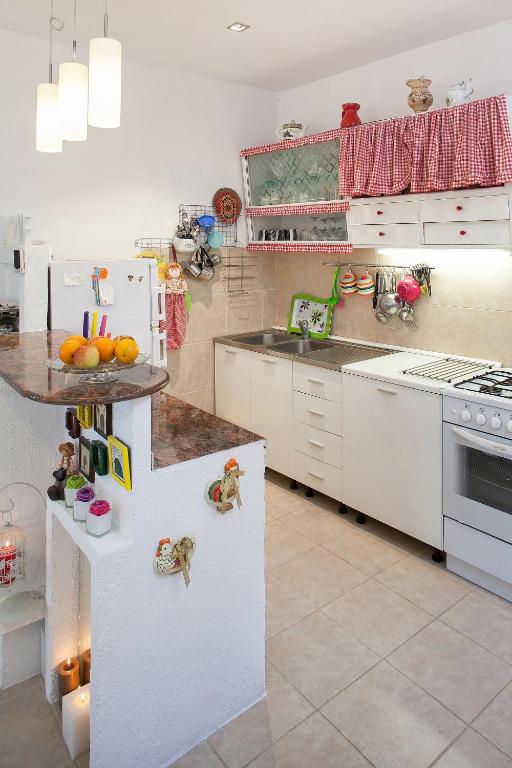 Fotografia z galérie ubytovania Family friendly house with a swimming pool Kotisina, Makarska - 6809 v destinácii Makarska
