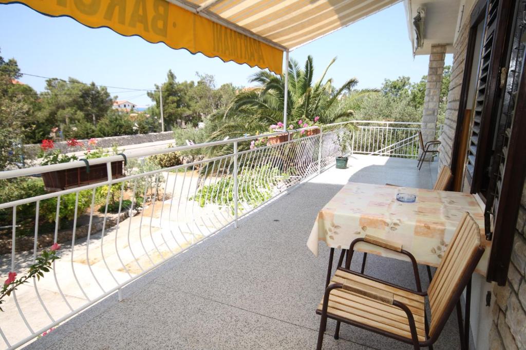 Fotografia z galérie ubytovania Apartments with a parking space Starigrad, Paklenica - 6527 v destinácii Starigrad-Paklenica