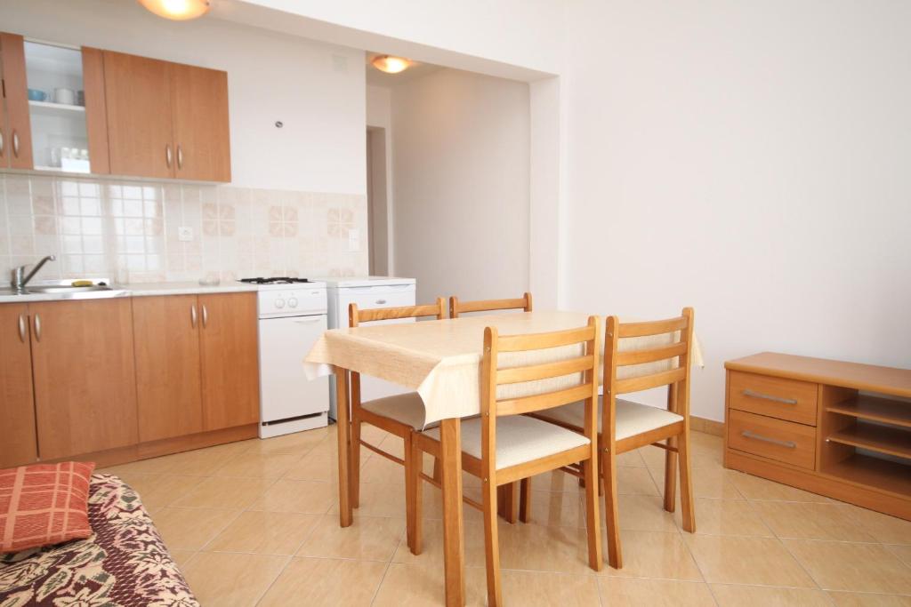 Fotografia z galérie ubytovania Apartments by the sea Metajna, Pag - 6466 v destinácii Zubovići
