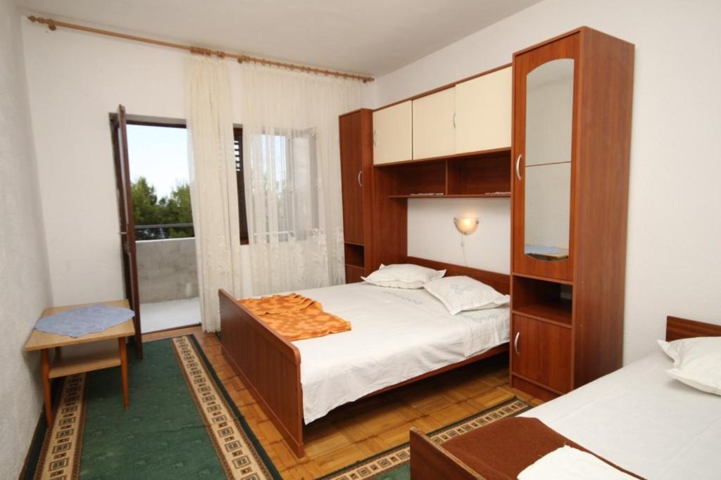 Fotografia z galérie ubytovania Apartments with a parking space Brela, Makarska - 6906 v destinácii Brela