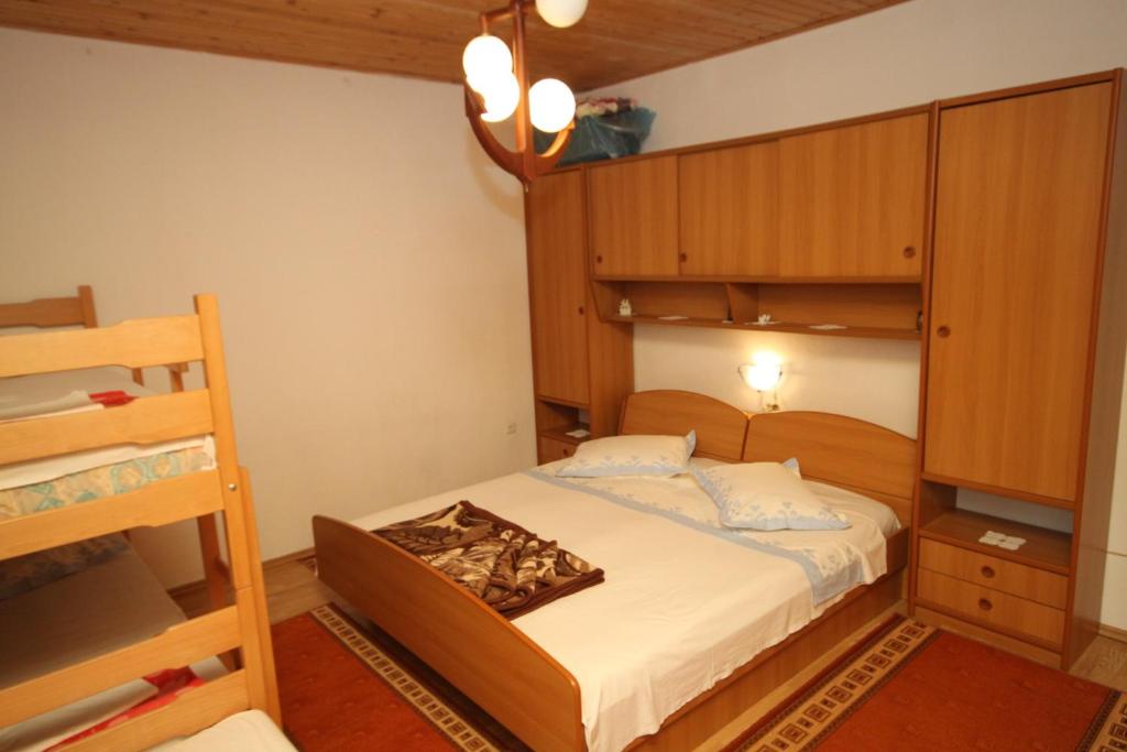 Fotografia z galérie ubytovania Apartments with a parking space Brela, Makarska - 6906 v destinácii Brela