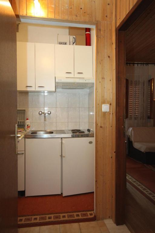 Fotografia z galérie ubytovania Apartments with a parking space Brela, Makarska - 6906 v destinácii Brela