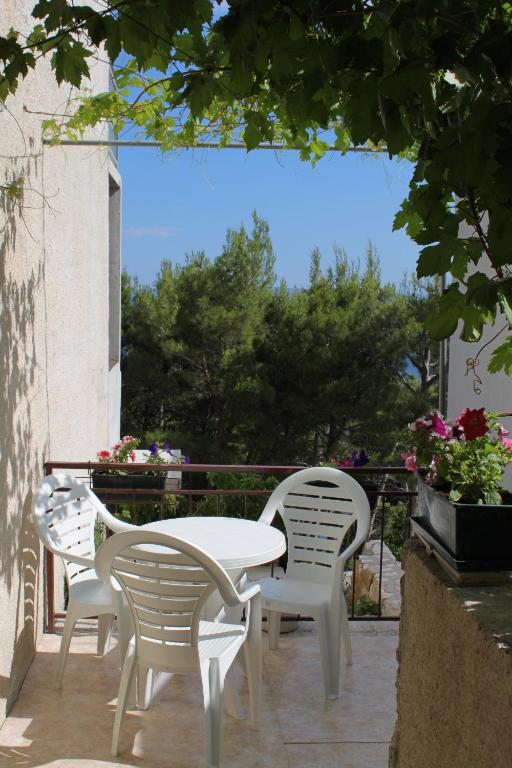 Fotografia z galérie ubytovania Apartments with a parking space Brela, Makarska - 6906 v destinácii Brela