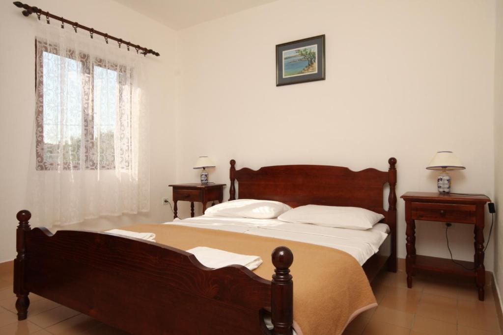 Fotografia z galérie ubytovania Apartments with a parking space Starigrad, Paklenica - 6647 v destinácii Starigrad-Paklenica
