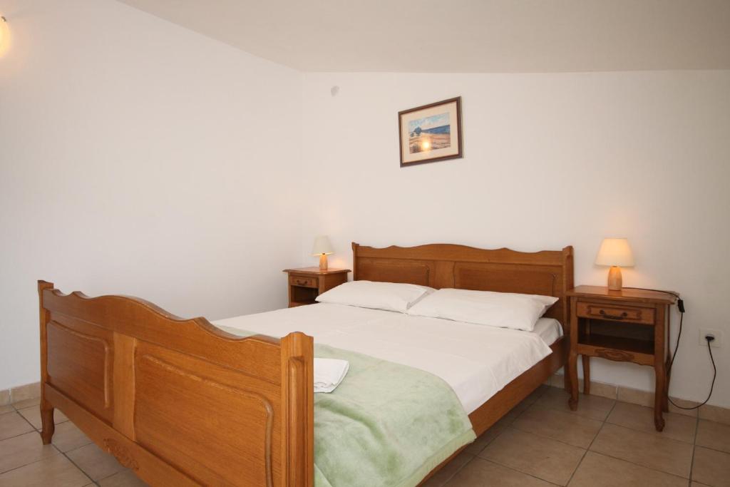Fotografia z galérie ubytovania Apartments with a parking space Starigrad, Paklenica - 6647 v destinácii Starigrad-Paklenica