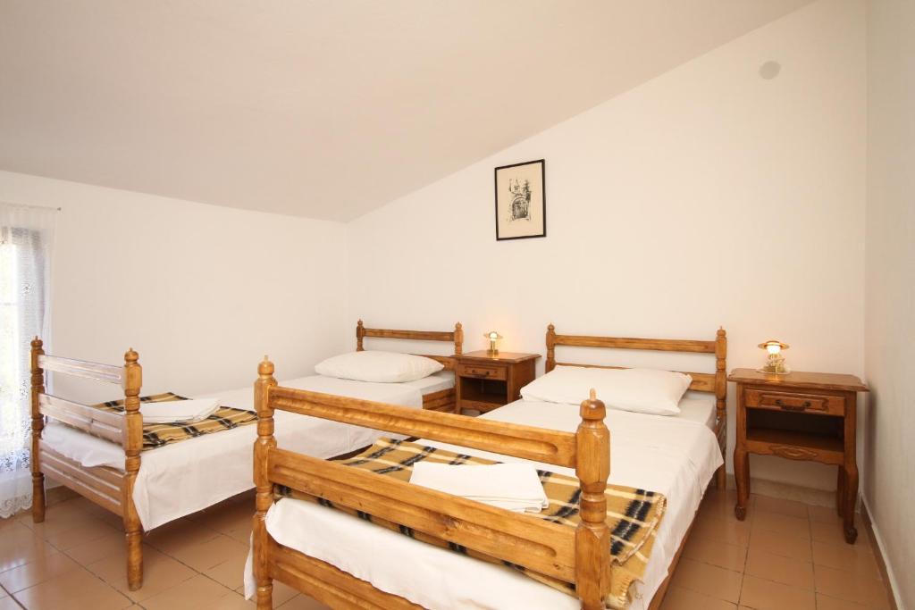 Fotografia z galérie ubytovania Apartments with a parking space Starigrad, Paklenica - 6647 v destinácii Starigrad-Paklenica