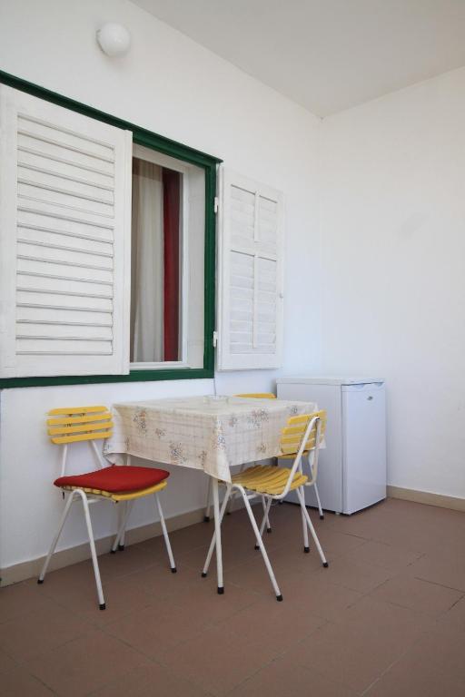 Fotografia z galérie ubytovania Apartments by the sea Brela, Makarska - 6674 v destinácii Brela