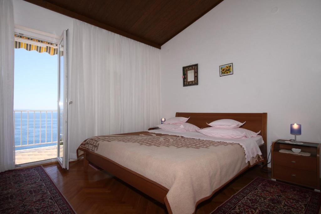 Fotografia z galérie ubytovania Apartments with a parking space Brela, Makarska - 6747 v destinácii Brela