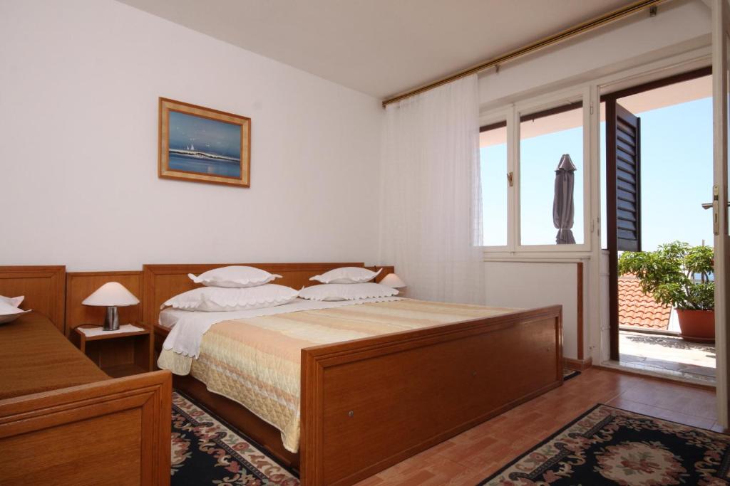 Fotografia z galérie ubytovania Apartments with a parking space Brela, Makarska - 6747 v destinácii Brela