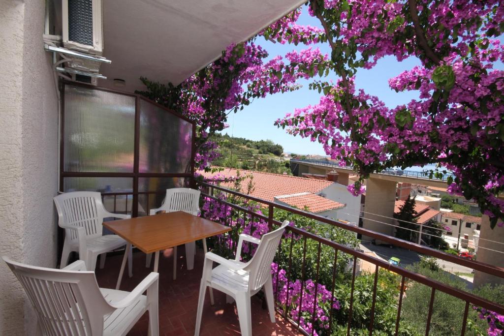Fotografia z galérie ubytovania Apartments and rooms with parking space Podgora, Makarska - 6790 v Podgore