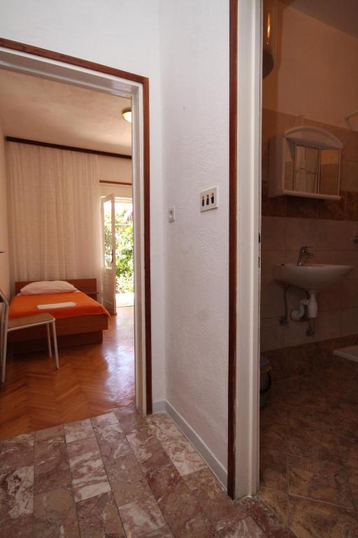 Fotografia z galérie ubytovania Apartments and rooms with parking space Podgora, Makarska - 6790 v Podgore