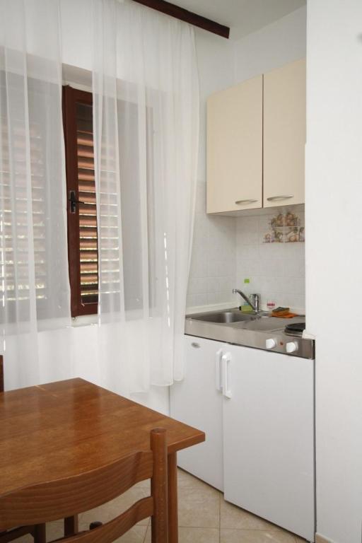 Fotografie z fotogalerie ubytování Apartments by the sea Zaklopatica, Lastovo - 8340 v destinaci Lastovo