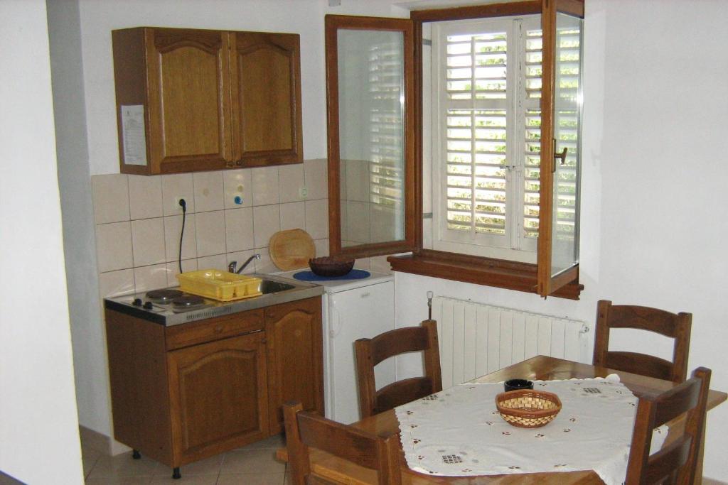 Kuchyň nebo kuchyňský kout v ubytování Apartments by the sea Zaklopatica, Lastovo - 8346