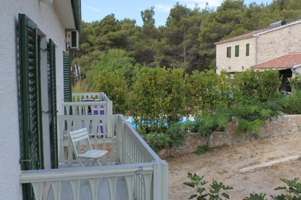 Zahrada ubytování Apartments by the sea Pasman - 8219