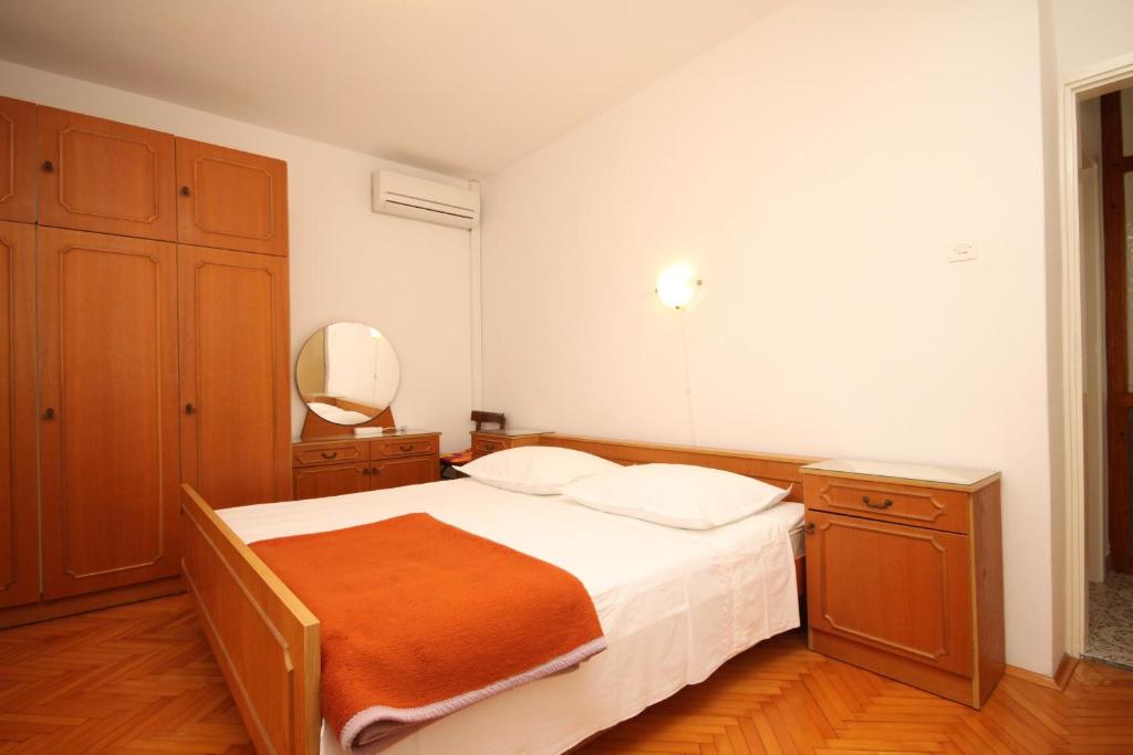 Posteľ alebo postele v izbe v ubytovaní Apartments by the sea Kukljica, Ugljan - 8283