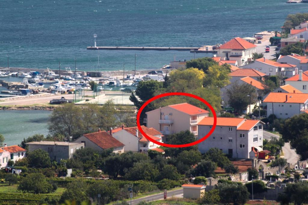 Ptičja perspektiva objekta Apartments and rooms by the sea Tkon, Pasman - 8377