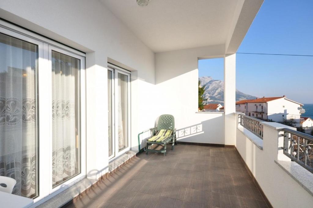 Fotografia z galérie ubytovania Apartments by the sea Duce, Omis - 8633 v Omise