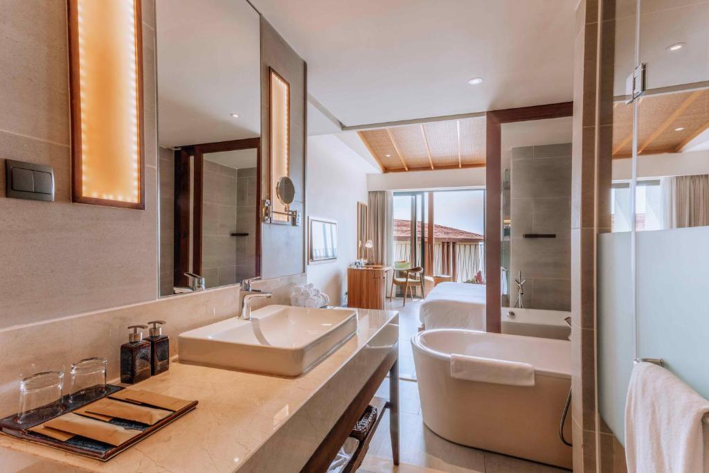 Phòng Premium Deluxe Có Giường Cỡ King Nhìn Ra Vườn