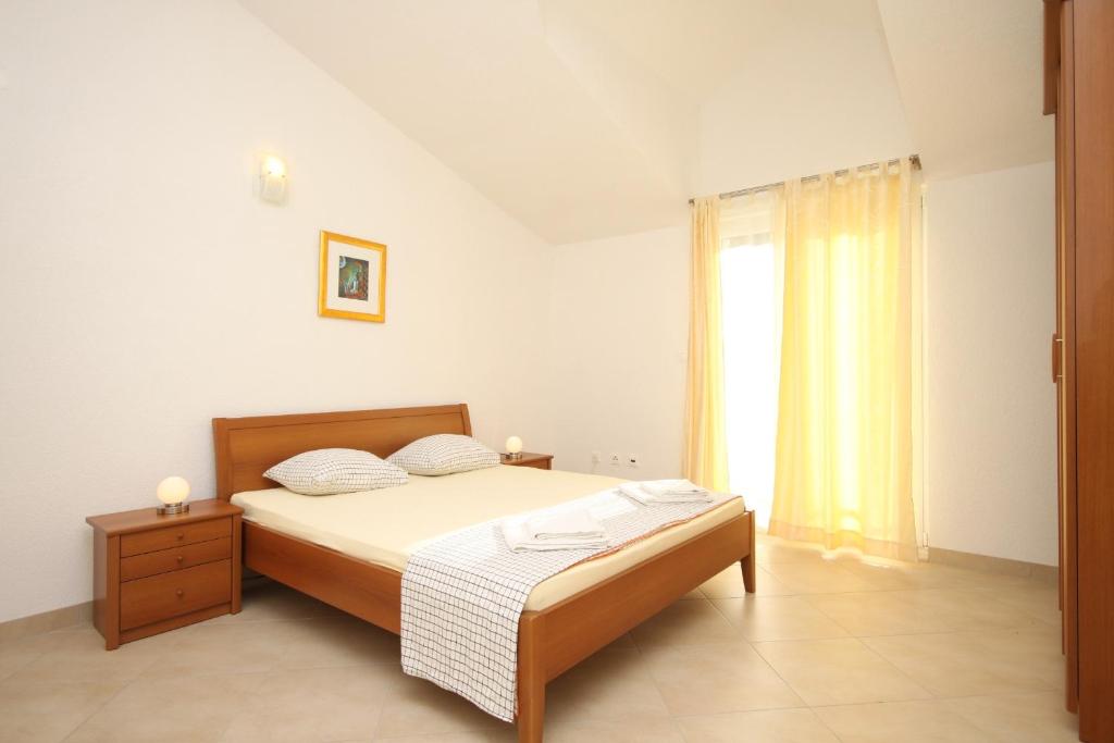 Fotografia z galérie ubytovania Family friendly apartments with a swimming pool Okrug Gornji, Ciovo - 8626 v Trogiri
